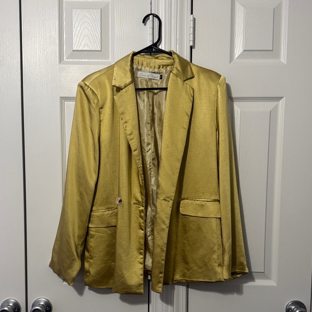 Chic Gold Women's Blazer